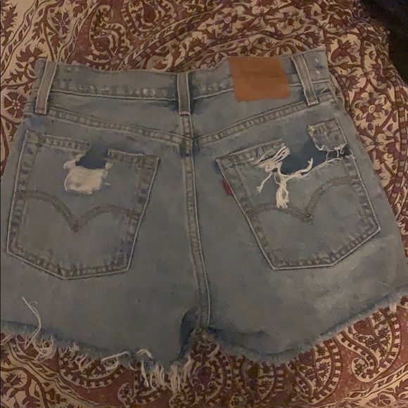 LEVIS HIGH WAISTED WEDGIE SHORTS - Picture 2 of 3